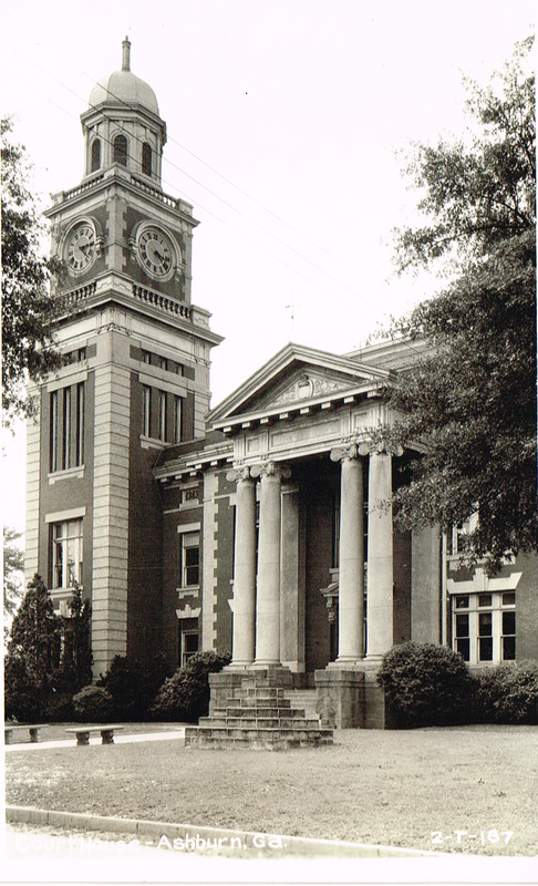 Turner County Courthouse 2-T-187 postcard front.tif