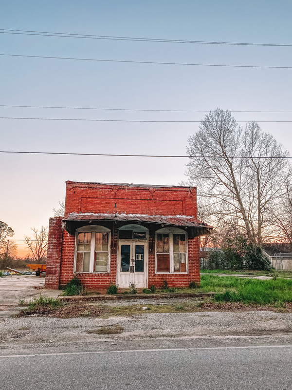 Building in disrepair in Sycamore, GA 3.4.2021.jpg